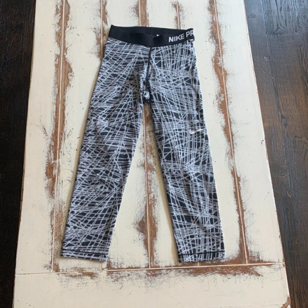 Nike PRO Knee Length Legging